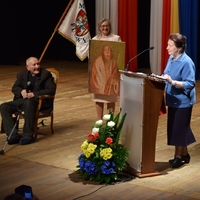 Honorowy obywatel m.Puławy - ks. Malarz -przemówienie osób zaproszonych.jpg