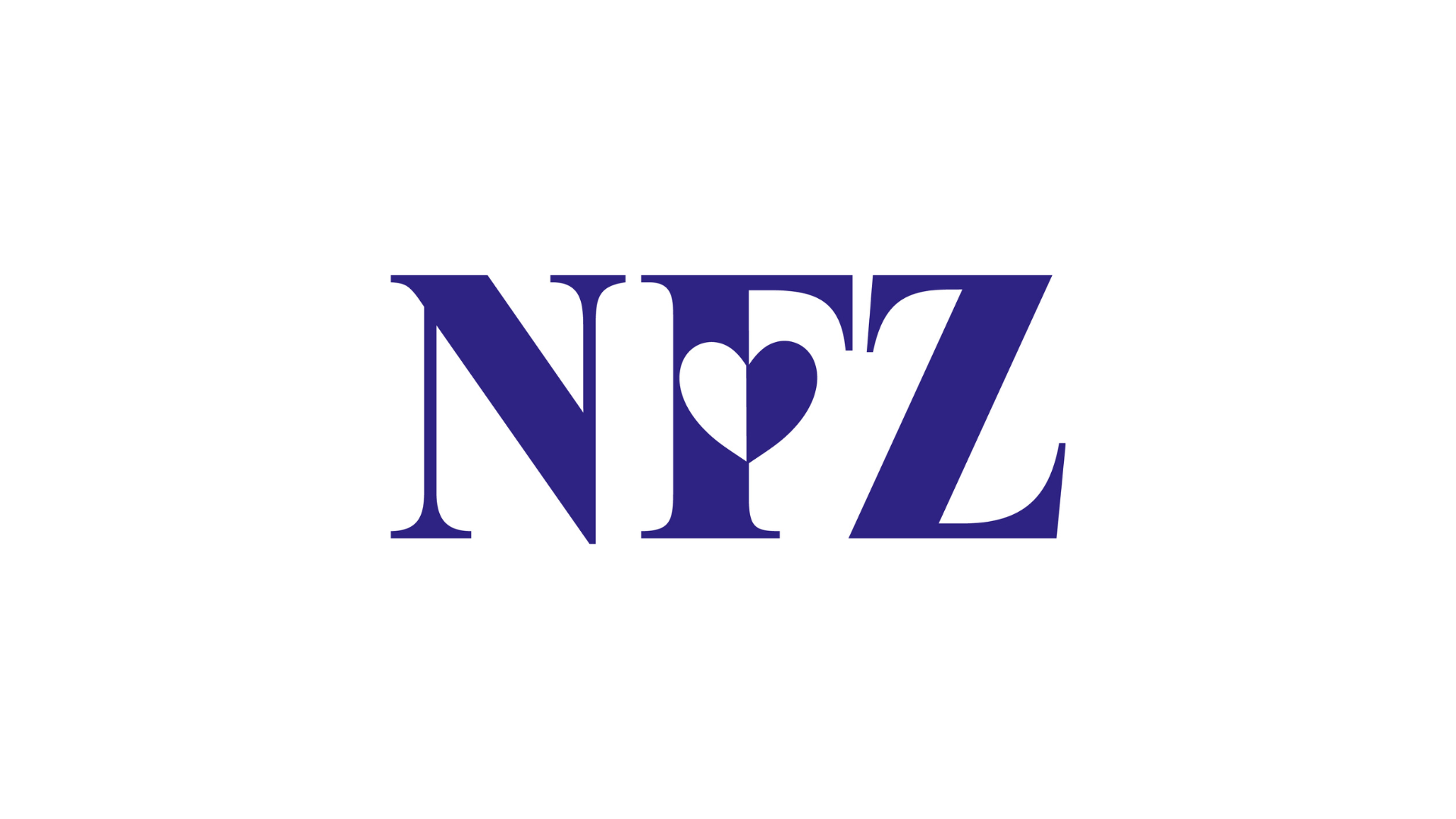 Logo NFZ napisane niebieskimi literami na białym tle