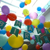 Baner Happy Birthday i balony w Mediatece